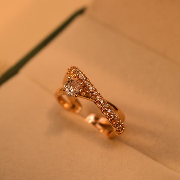 Glamorous Unique Design Real Stone Gold Plated Ring For Girls/Women