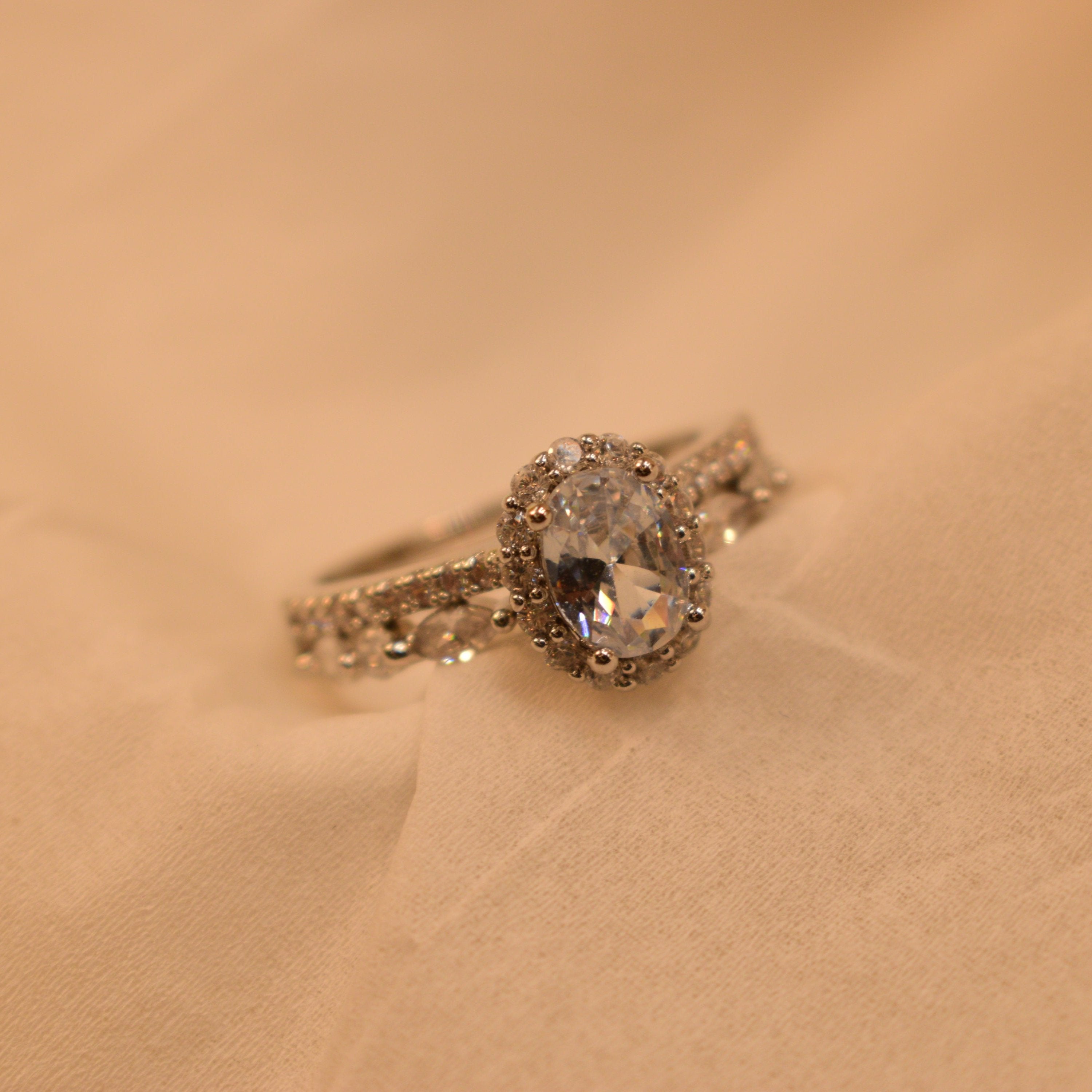 Unique Gorgeous Design Crystal Stones Ring For Girls/Women