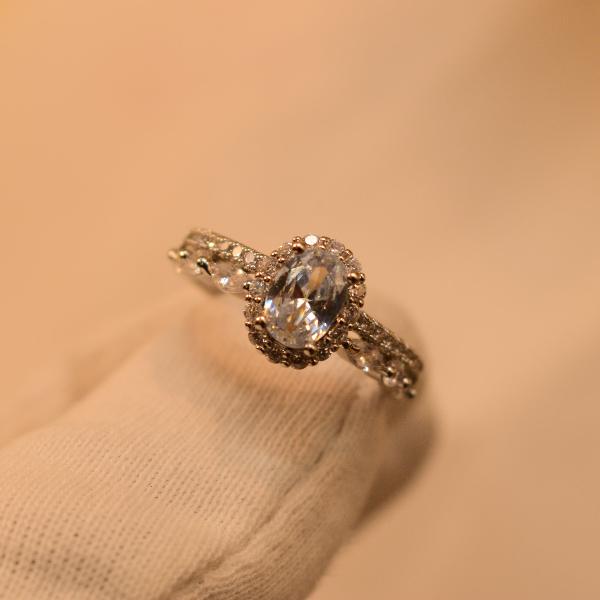 Unique Gorgeous Design Crystal Stones Ring For Girls/Women