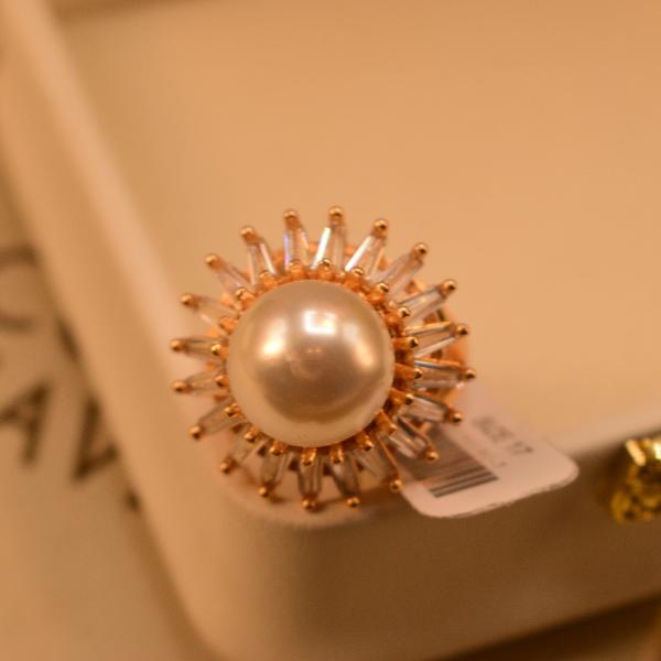 Glamorous Unique Design Crystal Stones Pearl Ring For Girls/Women
