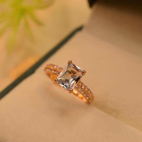 Fancy Unique Design Gold Plated Real Stone Ring For Girls/Women