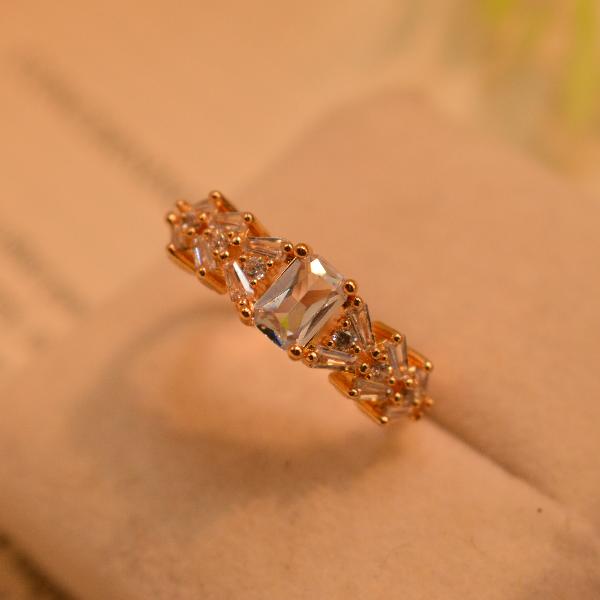 Beautiful Unique Design Crystal Stones Ring For Girls/Women