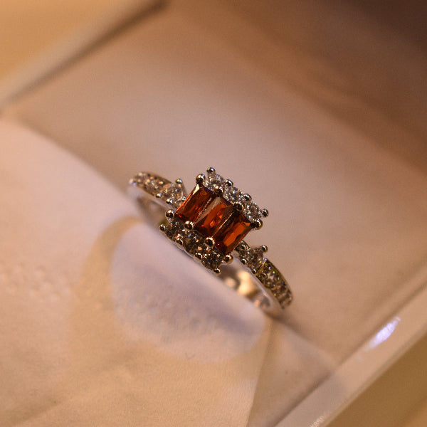 Glamorous Design Silver Plated Crystal Stones Ring For Girls/Women