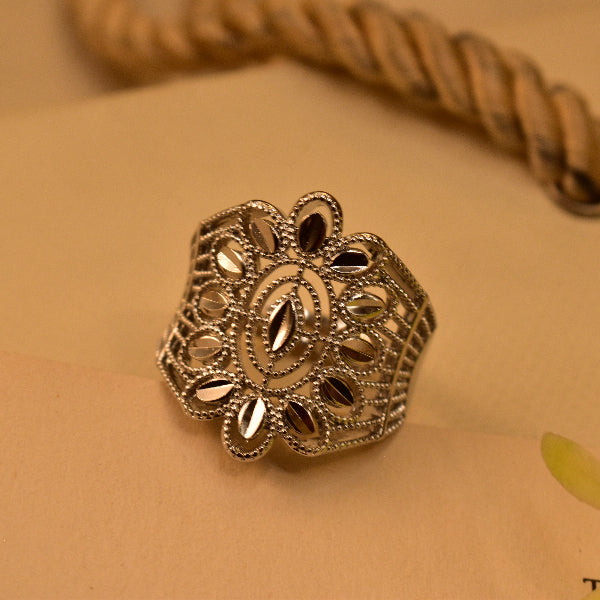 Gorgeous Unique Flower Design Ring For Girls/Women