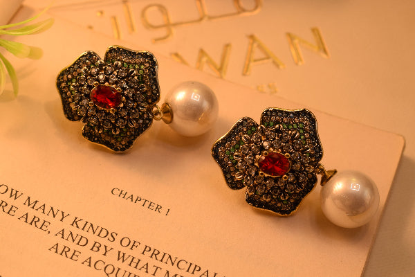 Charming Design Gold Plated Crystal Stones Earrings For Girls/women