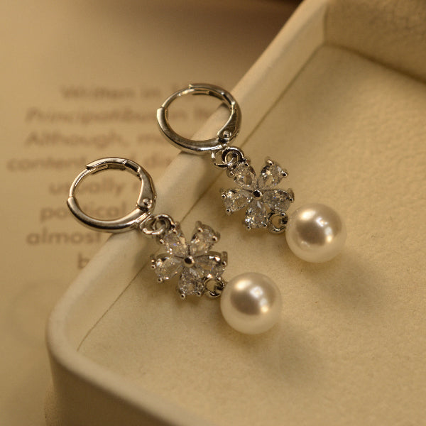 Beautiful Design Silver Plated Crystal Stones Earrings For Girls/women