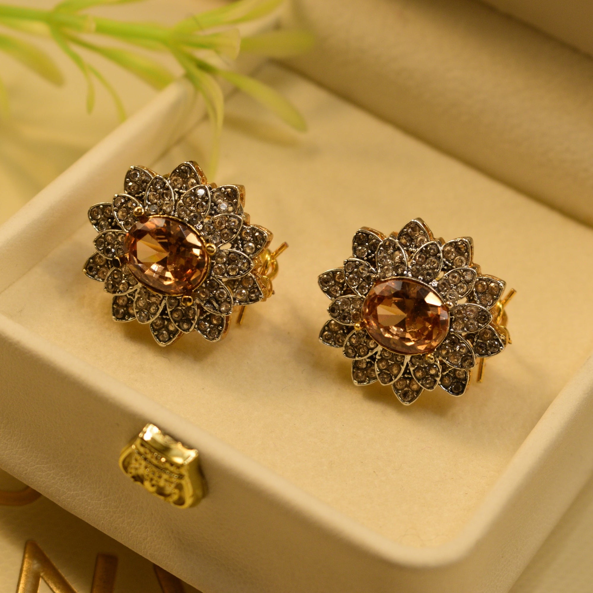 Luxury Unique Design Gold Plated Crystal Stones Earrings For Girls/women