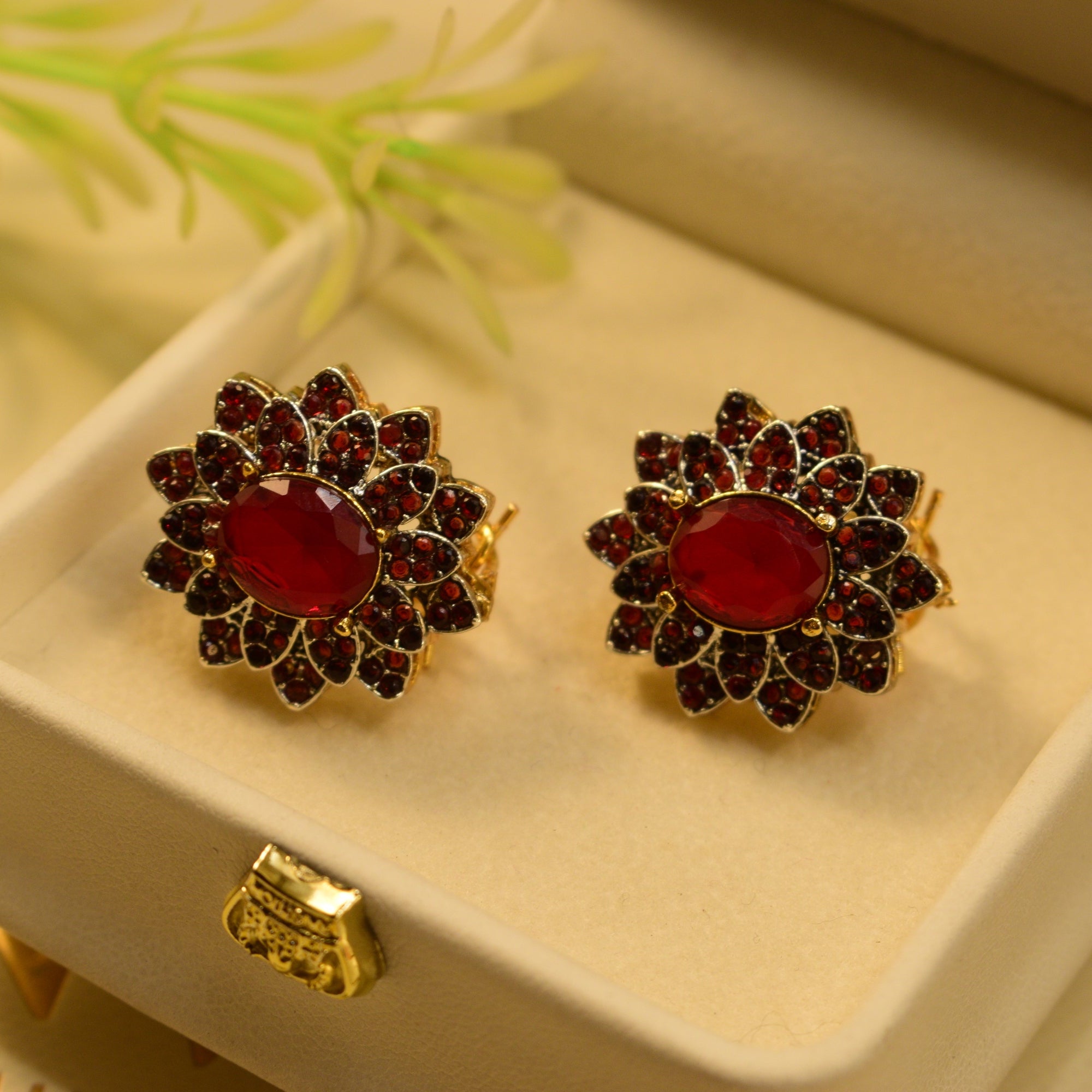 Luxury Unique Design Gold Plated Crystal Stones Earrings For Girls/women
