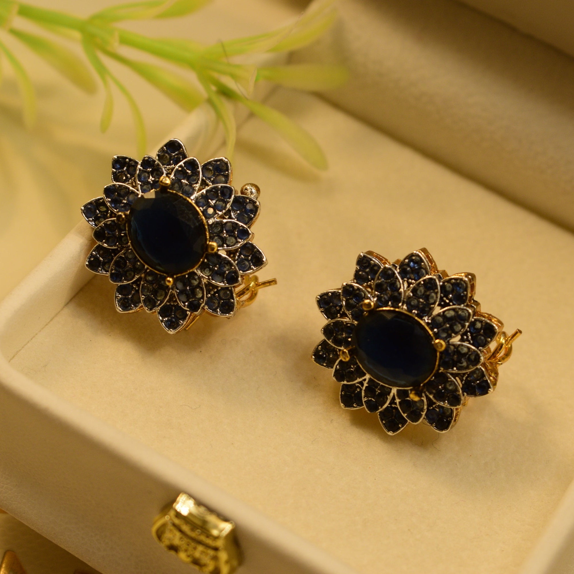 Luxury Unique Design Gold Plated Crystal Stones Earrings For Girls/women