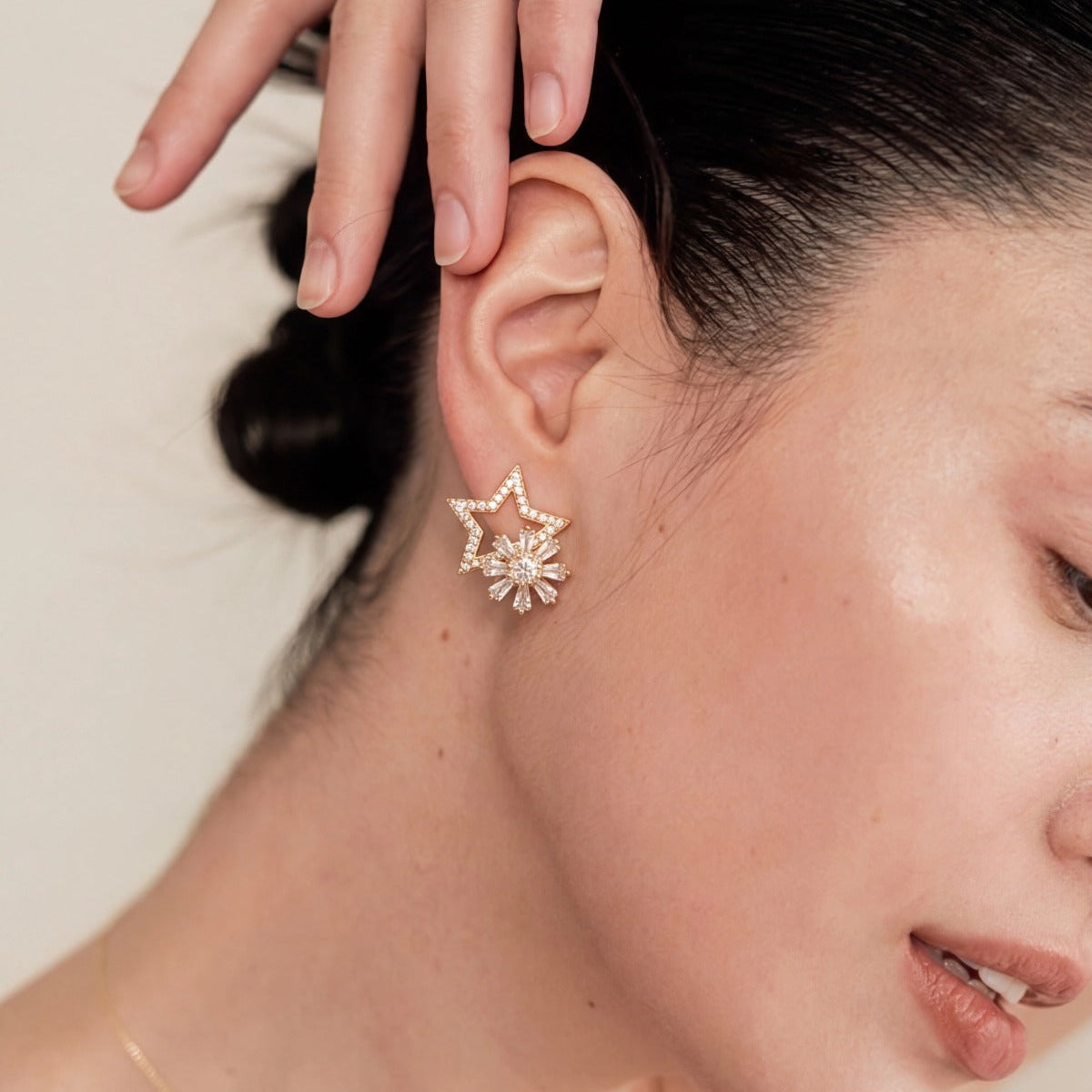 Stylish Unique Design Gold Plated Crystal Stones Spinning Earrings For Girls/women