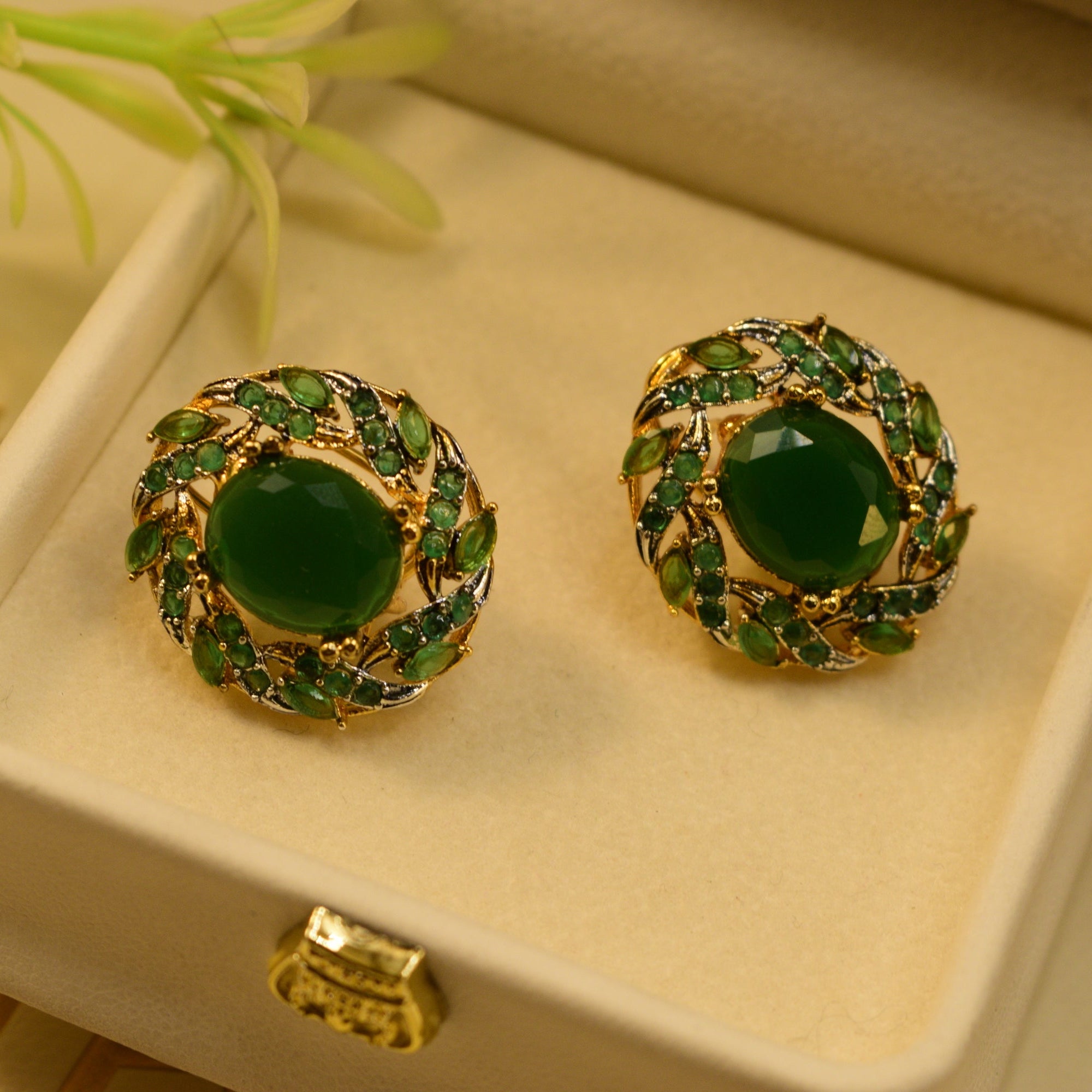 Gorgeous Design Gold Plated Crystal Stones Earrings For Girls/women