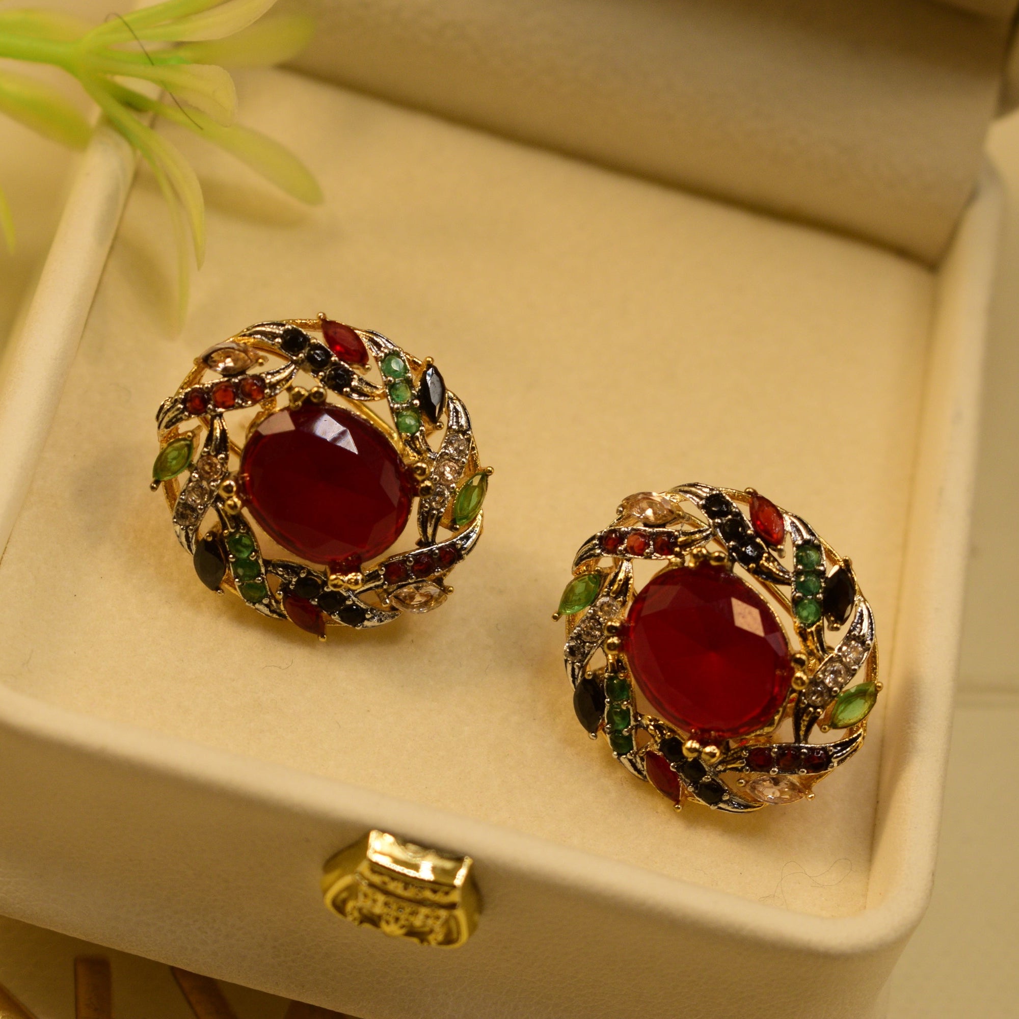 Gorgeous Design Gold Plated Crystal Stones Earrings For Girls/women
