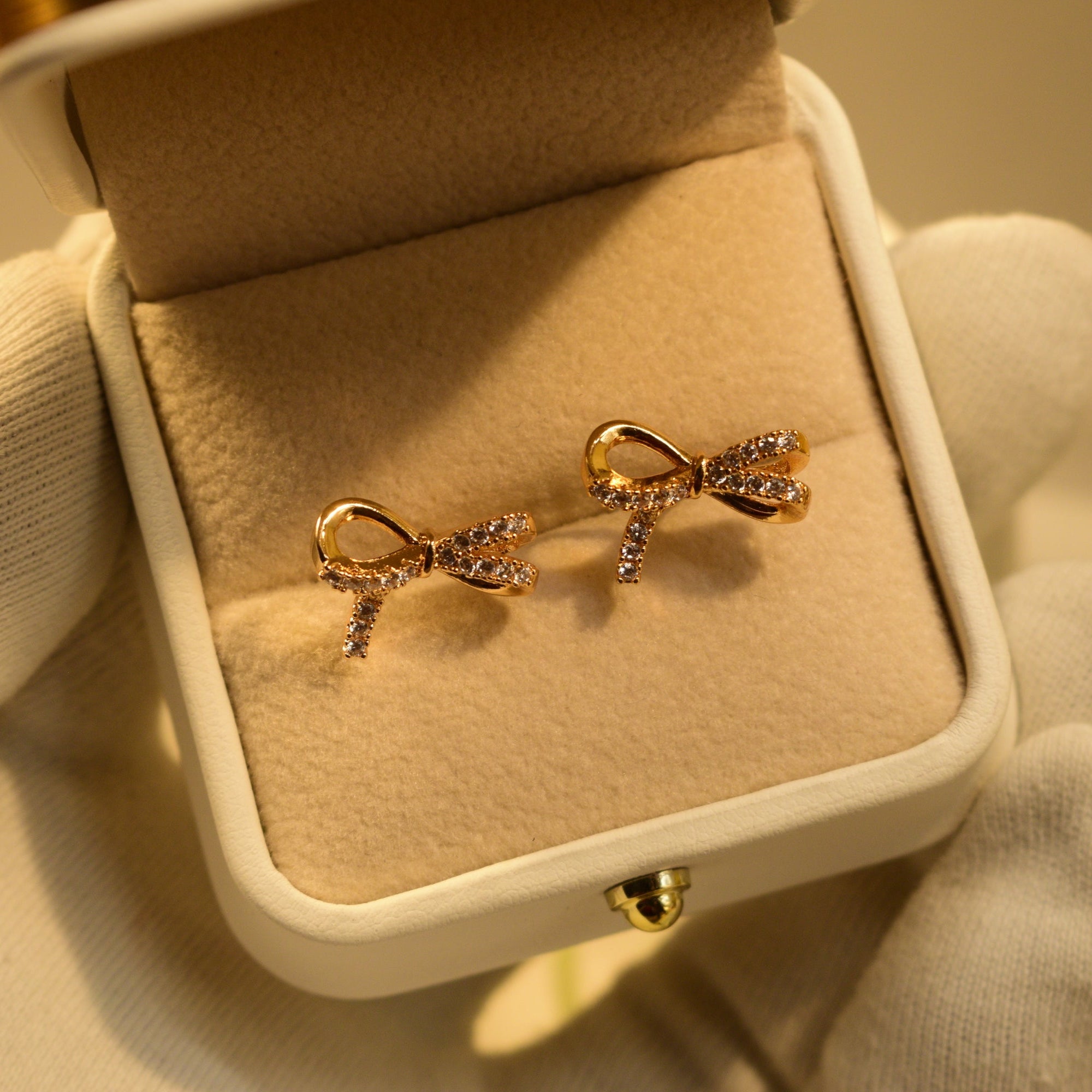 Glamorous Design Gold Plated Crystal Stones Earrings For Girls/women