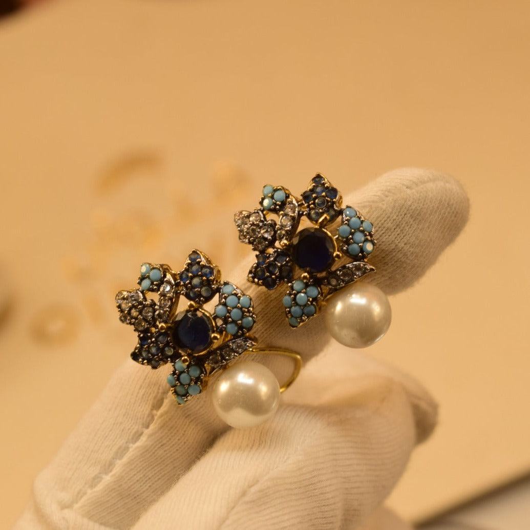 Stylish Design Golden Farozi/Black Stones Earrings For Girls/women.