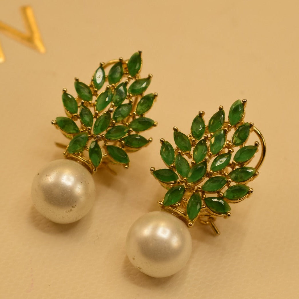 Unique Design Green Zircon Pearl Golden Earrings For Girls/women.