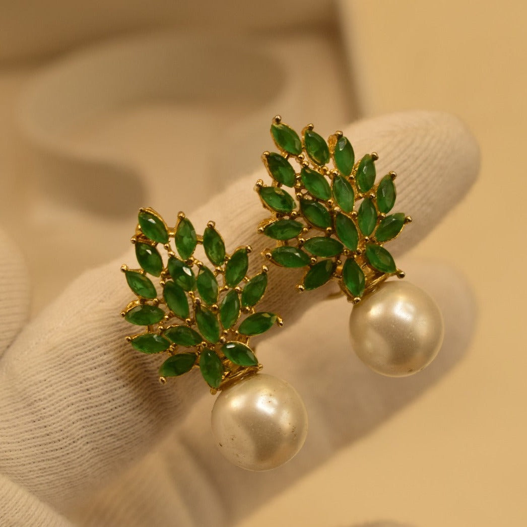 Unique Design Green Zircon Pearl Golden Earrings For Girls/women.