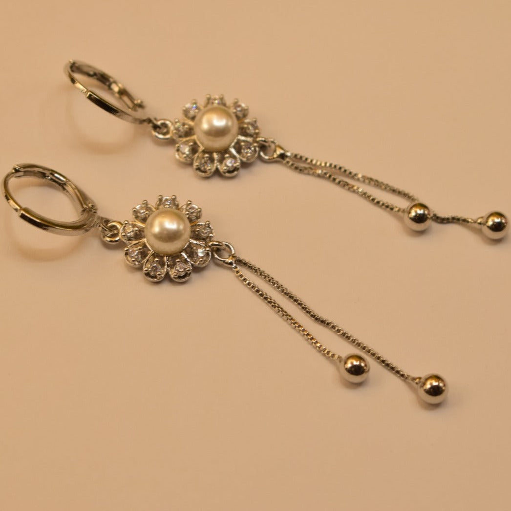 Unique Flower Design Real Stone Gold Plated Earrings For Girls/women.
