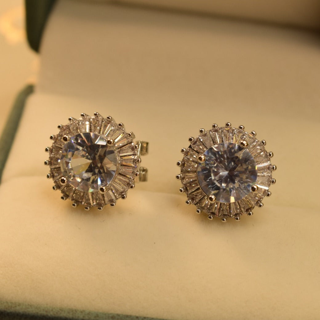 Elegant Design Gold Plated Earrings For Girls/women.