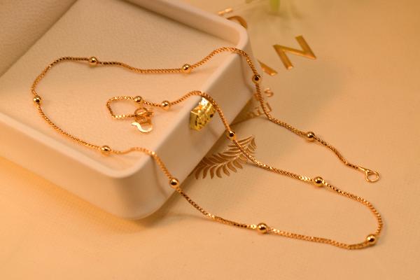 Luxury Stylish Gold Plated Chain for Girls/Women - Main Image