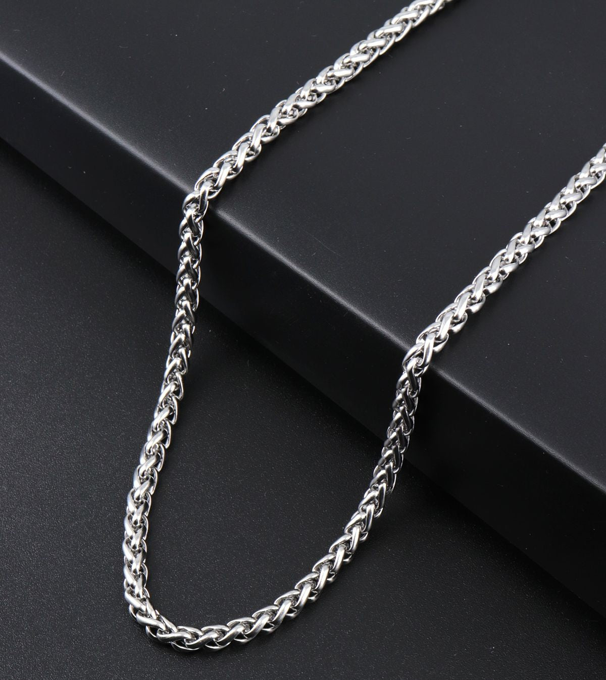 Dazzling Unique Design Silver Plated 18 inch Chain for Men