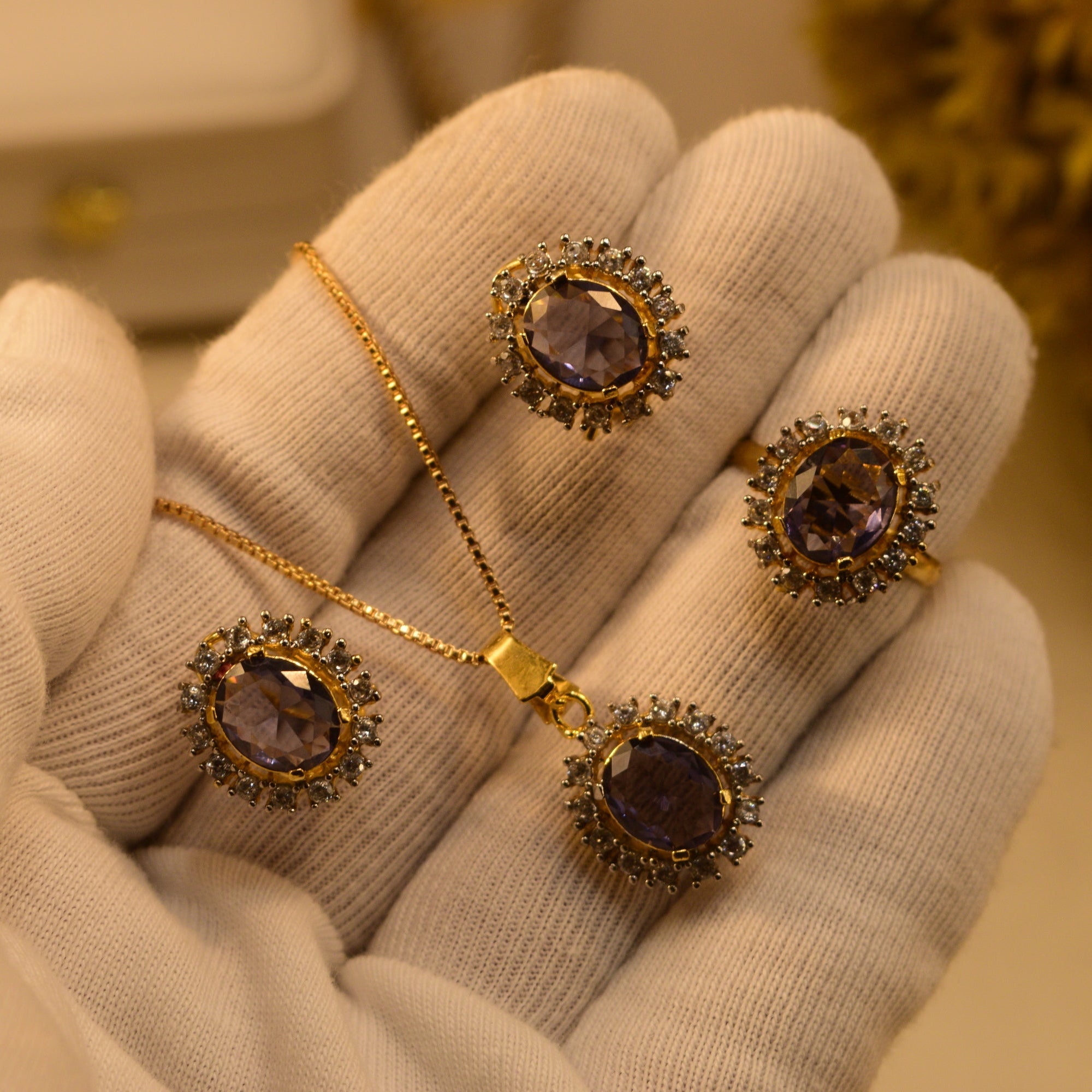 Beautiful Design Gold Plated Crystal Stones Necklace Set for Girls/Women