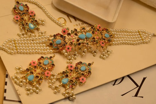 Fancy Design Gold Plated Chokar Set With Bindya Earrings for Girls/Women