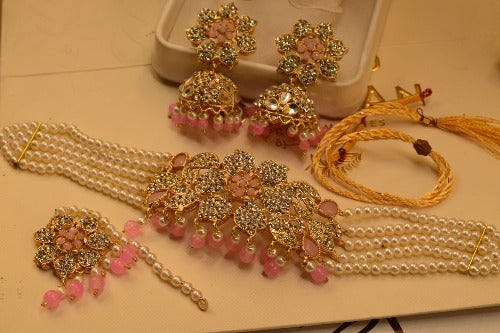 Elegant Design Gold Plated Chokar Set With Bindya Earrings for Girls/Women