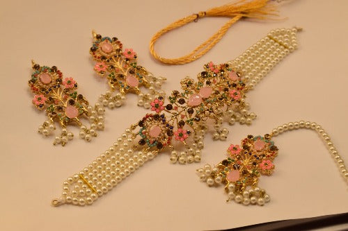 Elegant Design Gold Plated Chokr Set With Bindya Earrings for Girls/Women