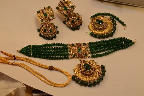 Elegant Design Gold Plated Chokr Set Green/Black Stone With Bindiya Earrings for Girls/Women