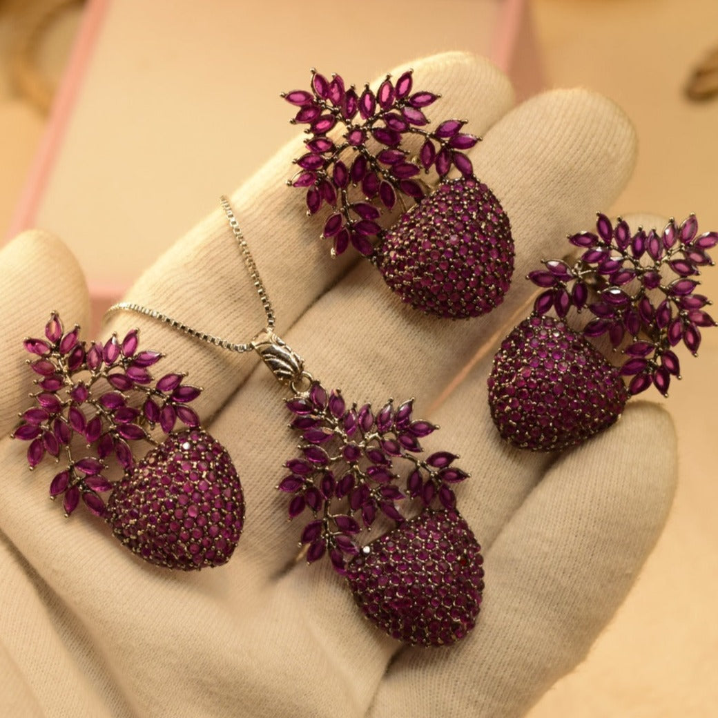 Elegant Fancy Design Crystal Stones Necklace Set for Girls/Women