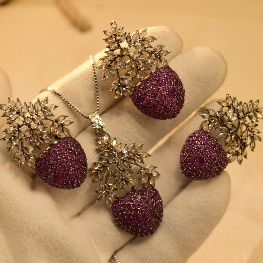 Elegant Fancy Design Crystal Stones Necklace Set for Girls/Women