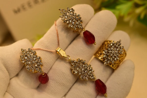 Unique Golden Necklace Sets for Girls/Women
