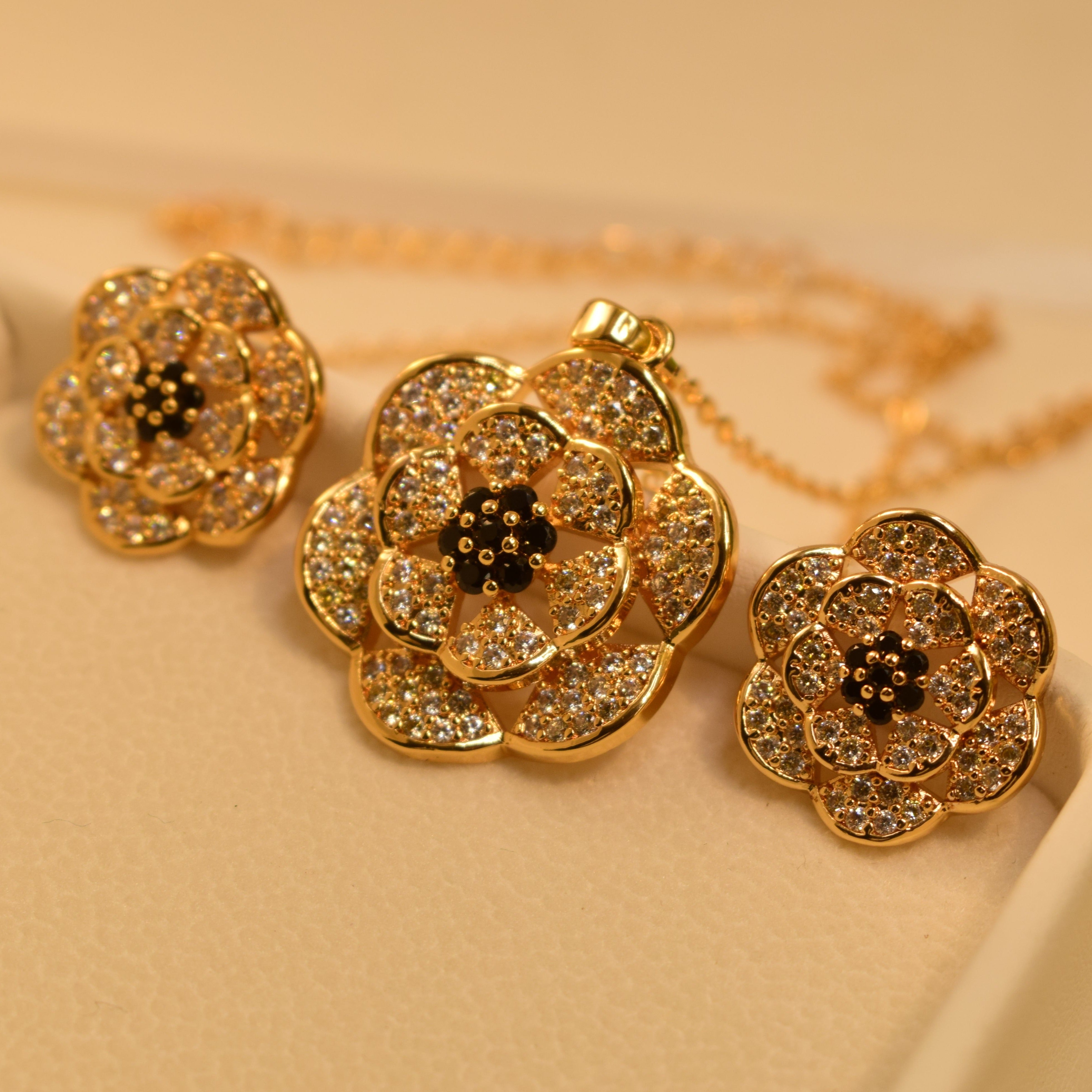 Elegant Flower Design Necklace Set for Girls/Women