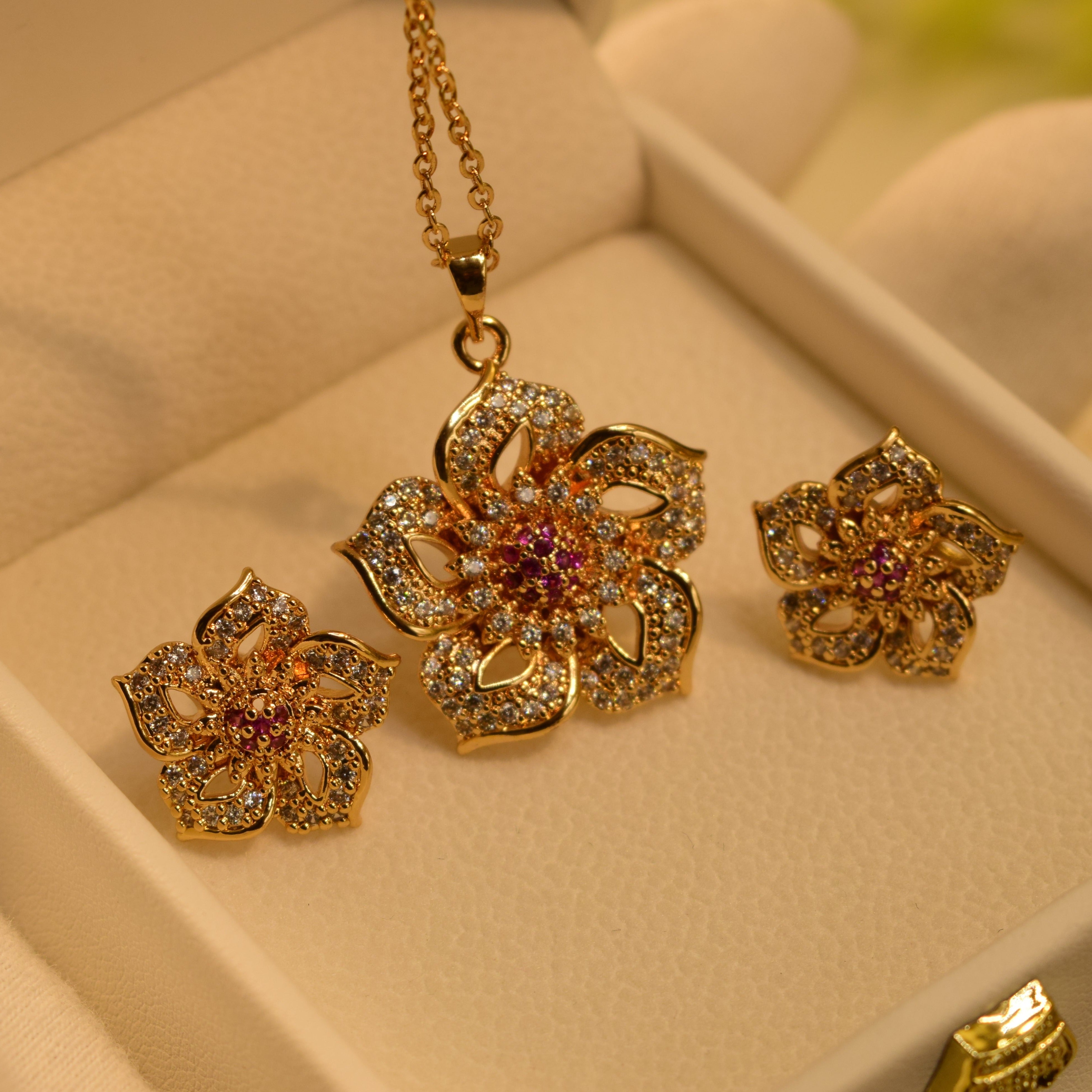 Stylish Flower Design Necklace Set for Girls/Women