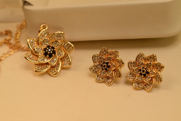 Stylish Gold Plated Necklace Set for Girls/Women