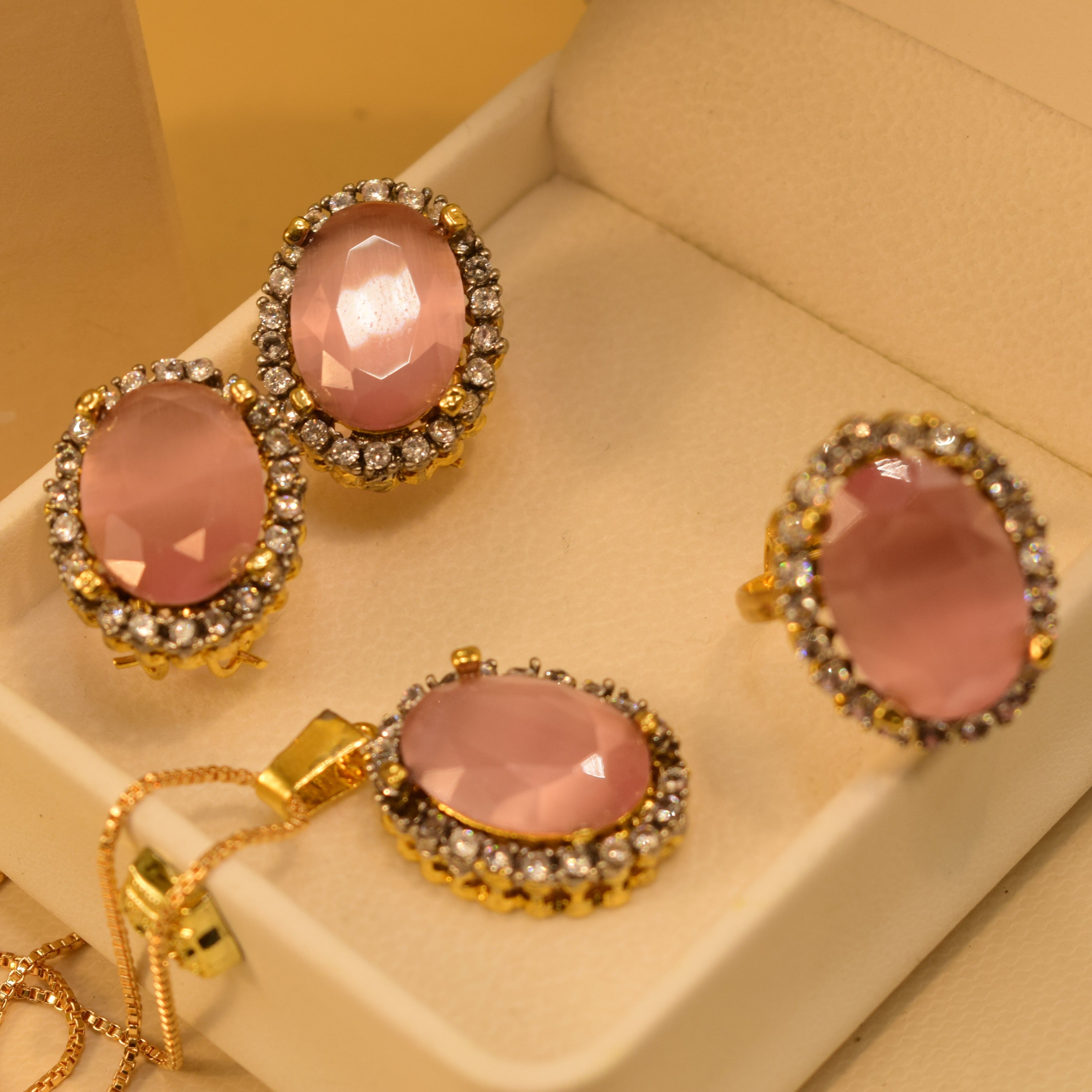 Stylish Design Real Stone Gold Plated Necklace Set for Girls/Women