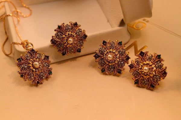 Beautiful Design Gold Plated Real Stones Necklace Set for Girls/Women