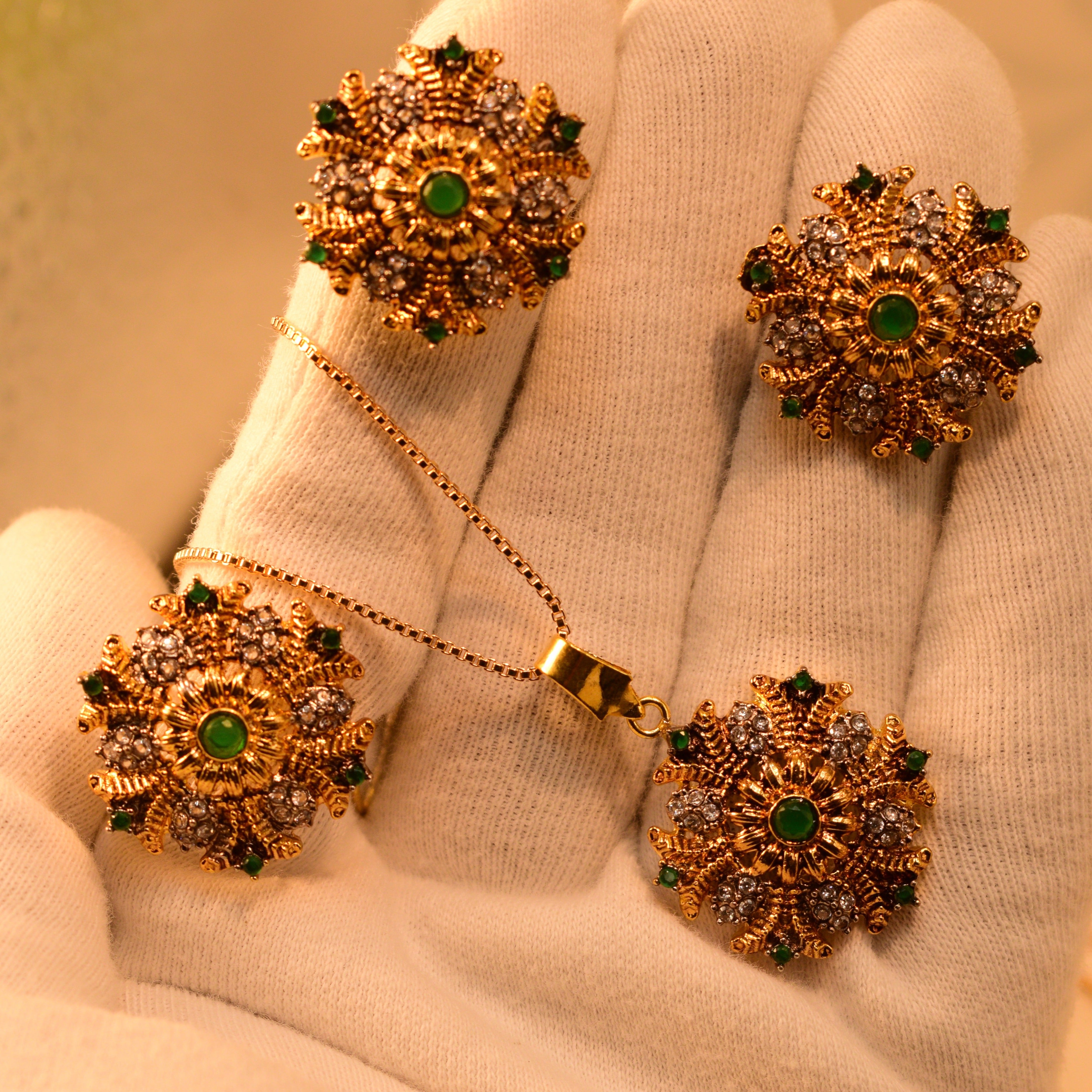 Beautiful Design Gold Plated Real Stones Necklace Set for Girls/Women