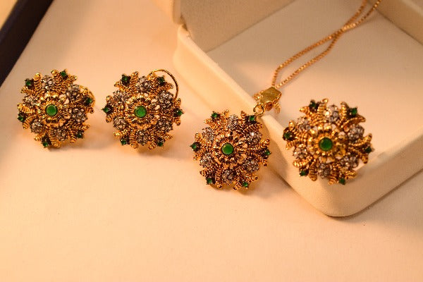 Beautiful Design Gold Plated Real Stones Necklace Set for Girls/Women