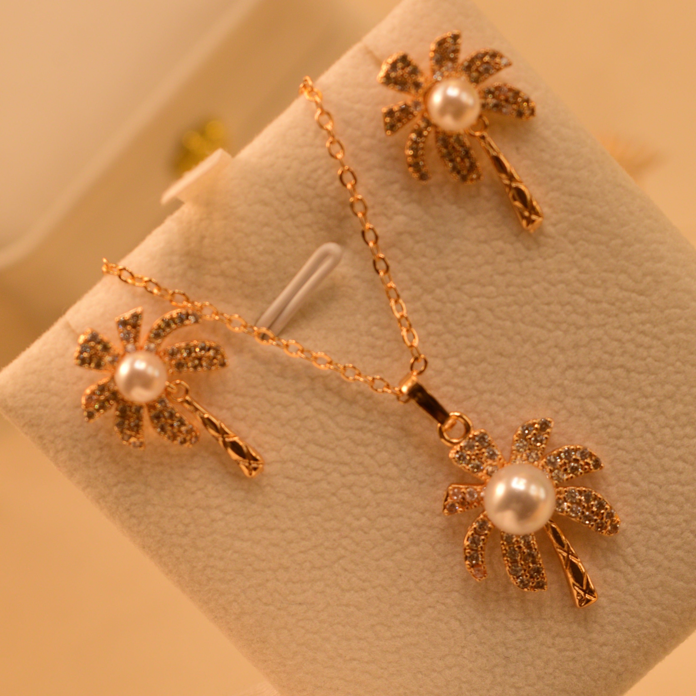 1K Pearl Necklace Set For Girls/Women