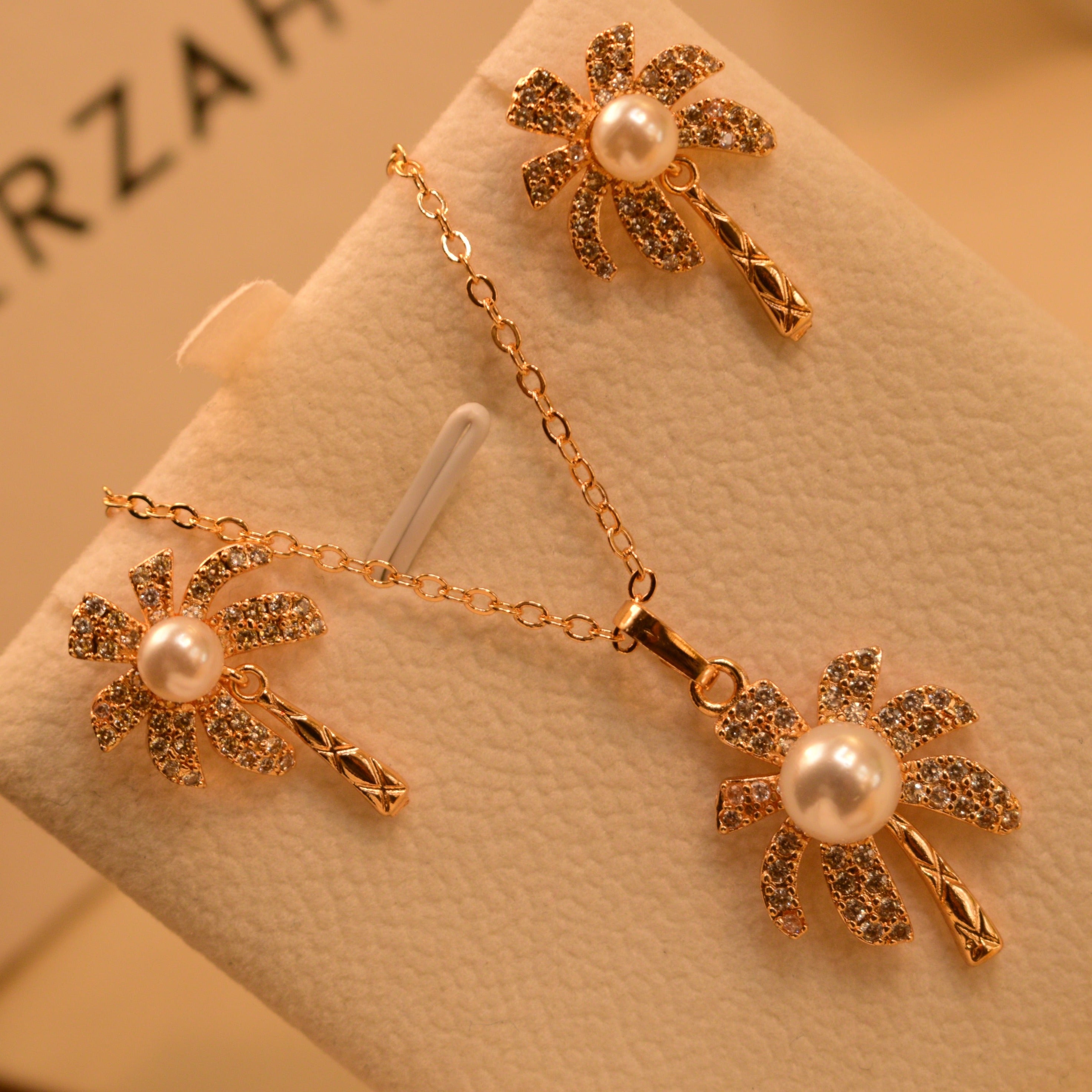 1K Pearl Necklace Set For Girls/Women
