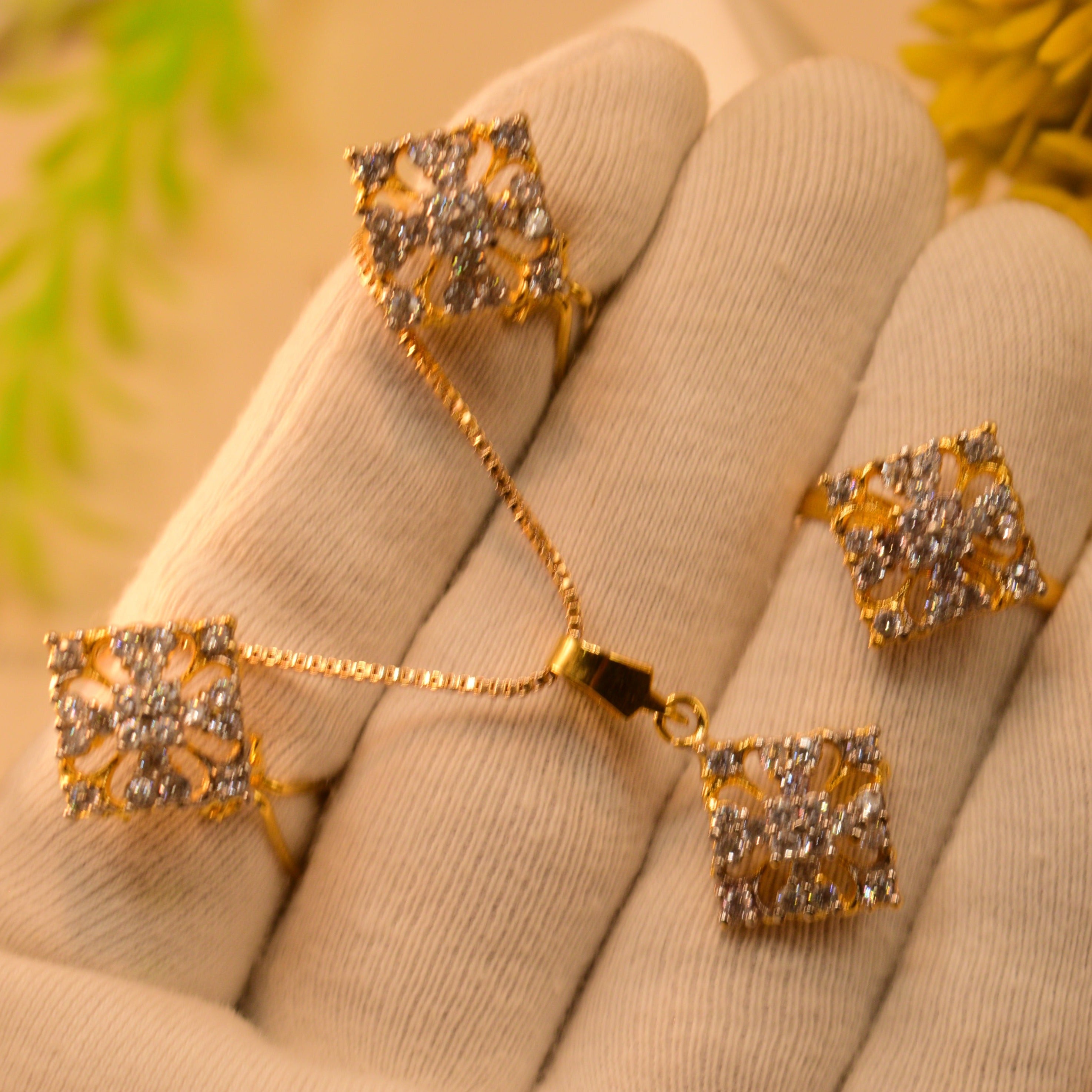 Glamorous Cubic Shaped Necklace Set For Girls/Women