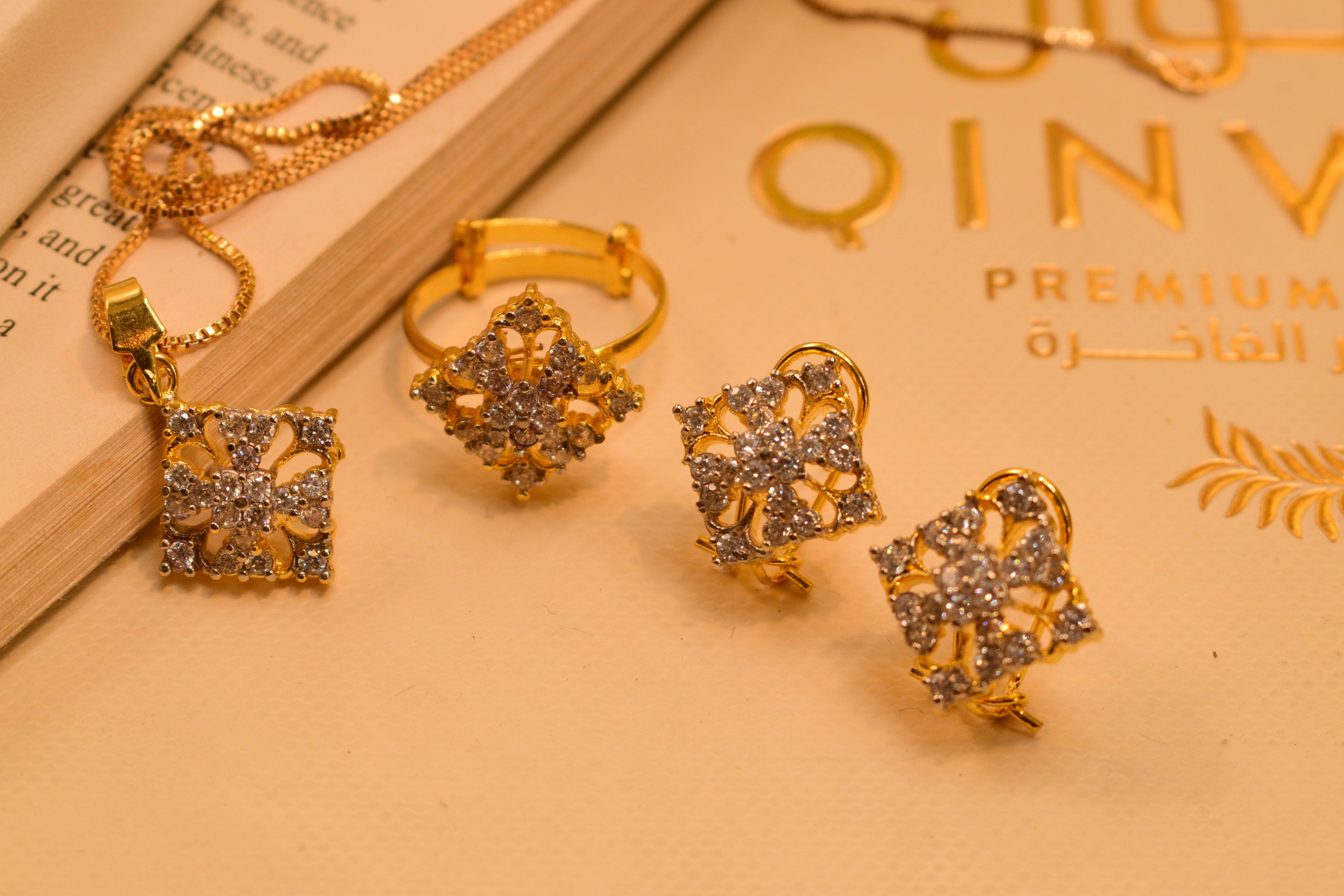 Glamorous Cubic Shaped Necklace Set For Girls/Women