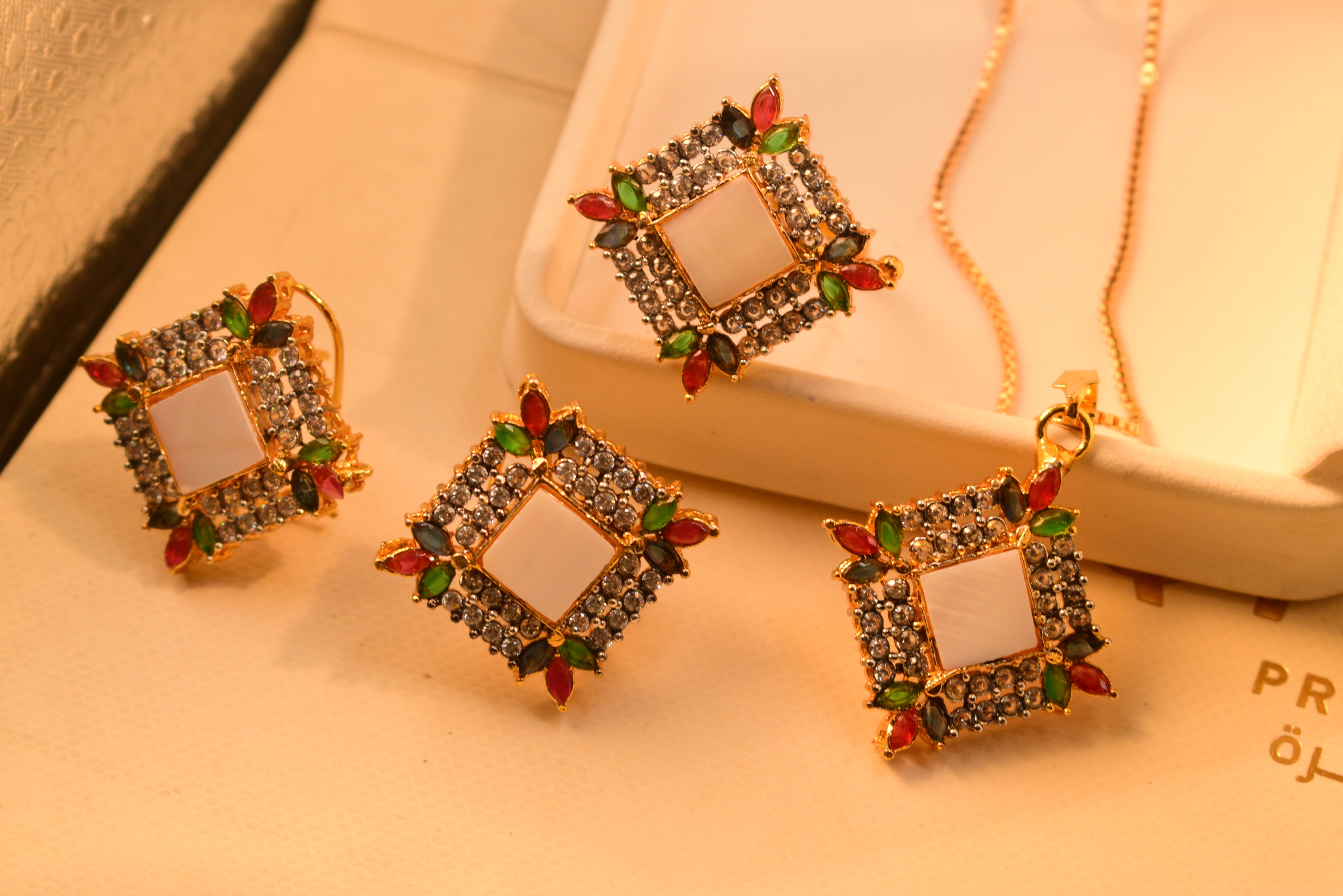 Luxury Unique Design Real Stones Necklace Set For Girls/Women