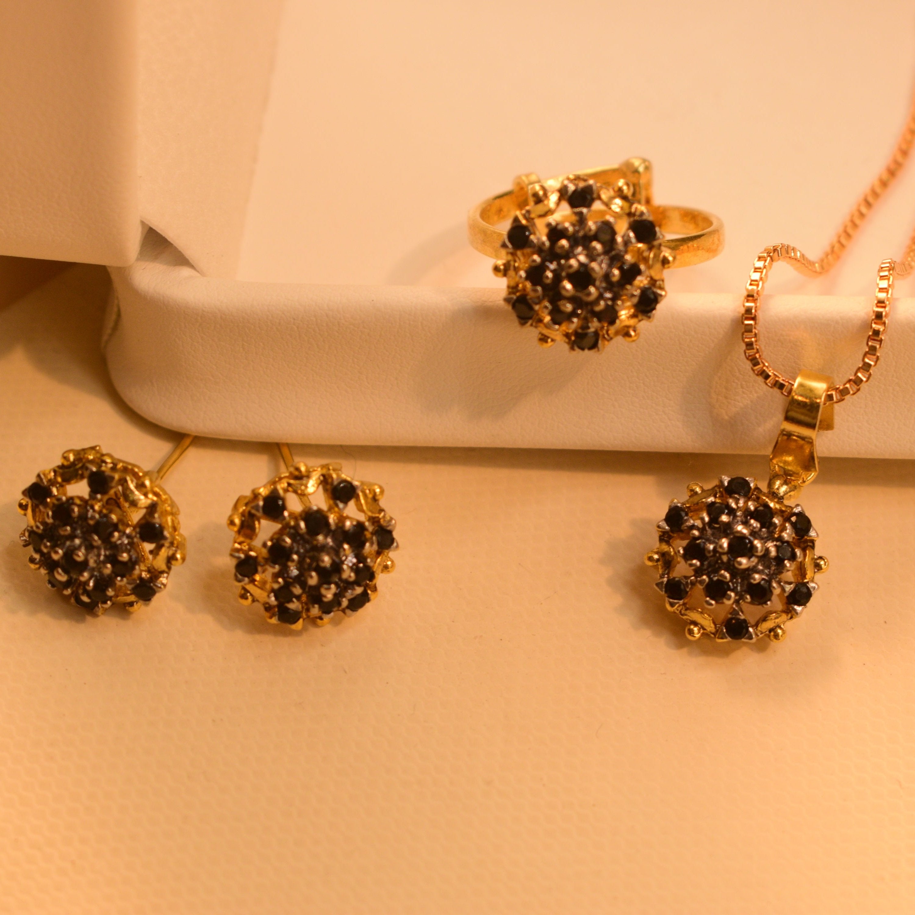 Luminous Elegant Real Stones Necklace Set for Girls/Women