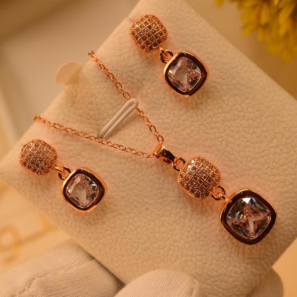 Elegant Fancy Gold Plated Real Stones Necklace Set for Girls/Women