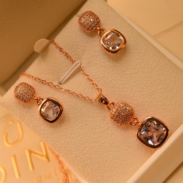 Elegant Fancy Gold Plated Real Stones Necklace Set for Girls/Women