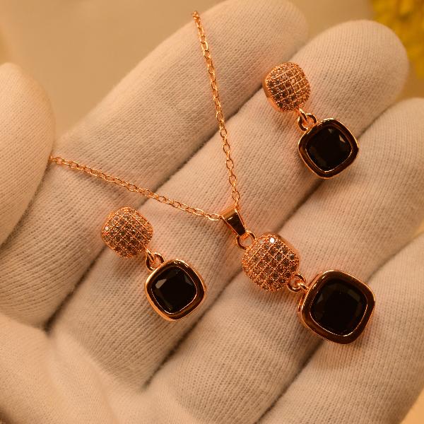 Elegant Fancy Gold Plated Real Stones Necklace Set for Girls/Women