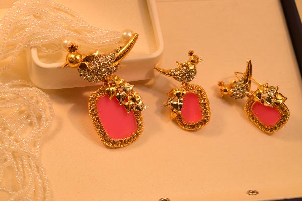 Glamorous Real Stone Gold Plated Necklace Set for Girls/Women