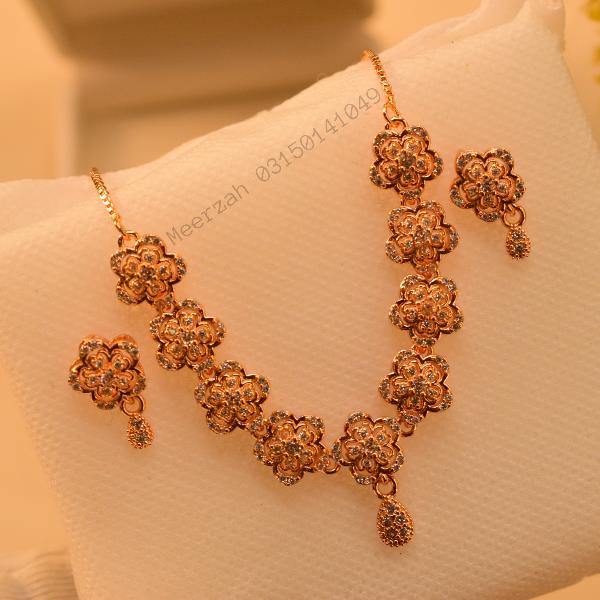 Beautiful Unique Design Gold Plated Necklace Set for Girls/Women